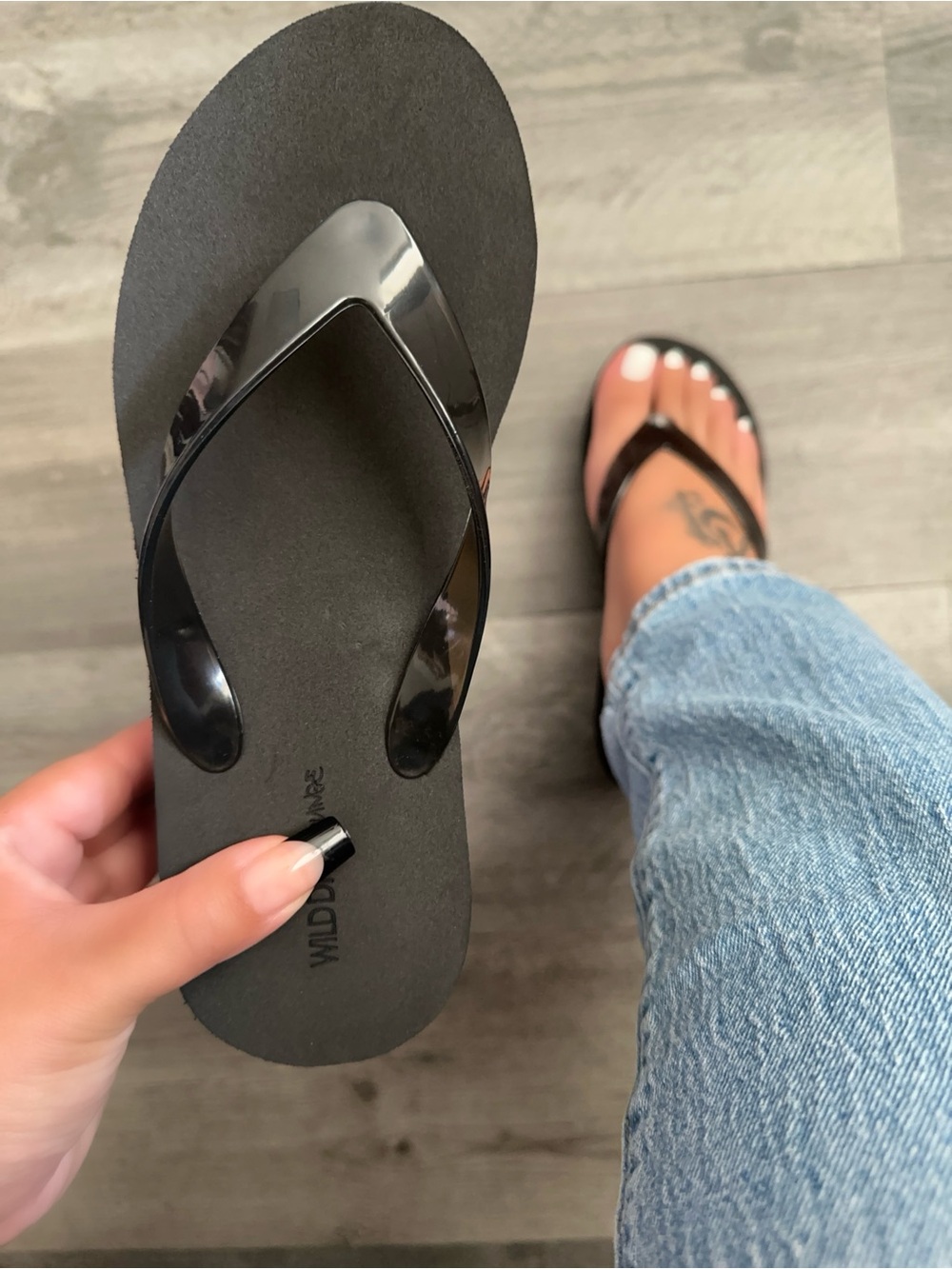 🖤 Black Platform Wedge Flip Flop Sandals | Minimalist Glam Summer Shoes 🖤 - Picture 2 of 7